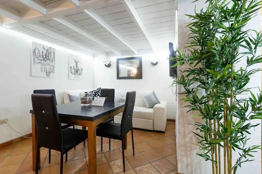Via Dei Cestari Loft Apartment Rome